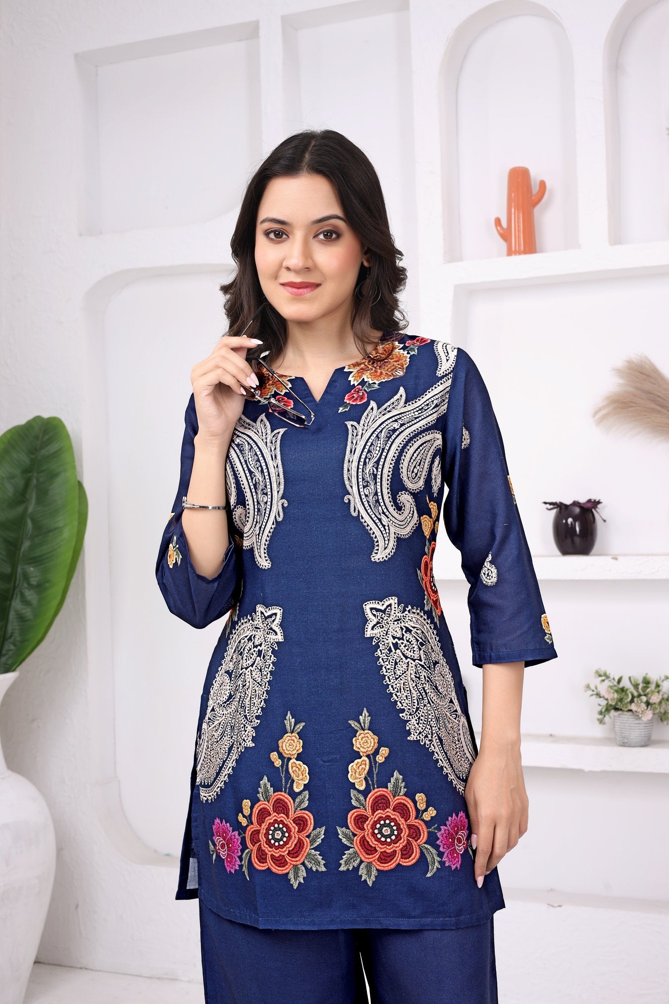Nilkanth Paisley Co-ord — detail